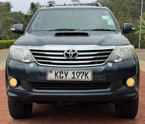 Toyota Fortuner 2013 Gray