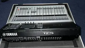 Yamaha Tf 5 Digital Mixer With Flight Case