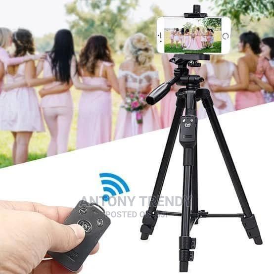 YUNTENG 5208 Aluminum Tripod With 3-Way Head Bluetooth - main view