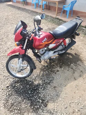 TVS HLX Plus ES 2025 Red