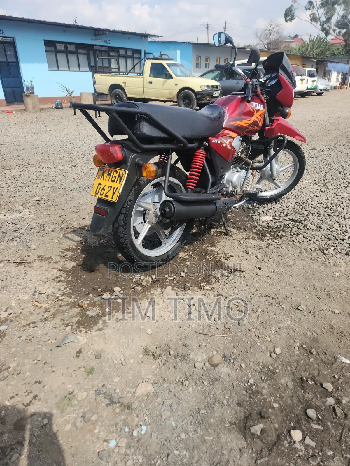 TVS HLX Plus ES 2025 Red
