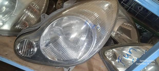 Toyota Duet 2005 Headlight - main view