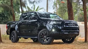 Toyota Hilux Revo Double Cab Deisel 2.4 AWD 2022 Black