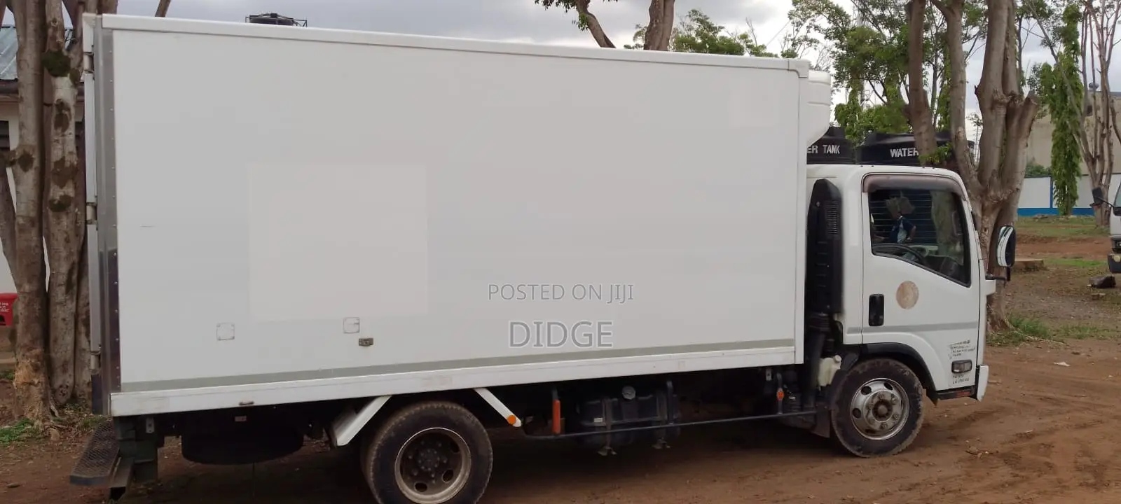 Isuzu Elf NPR 85 Refrigerated