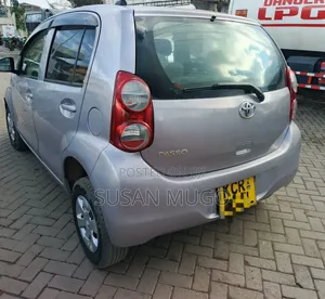 Toyota Passo 2011 Silver