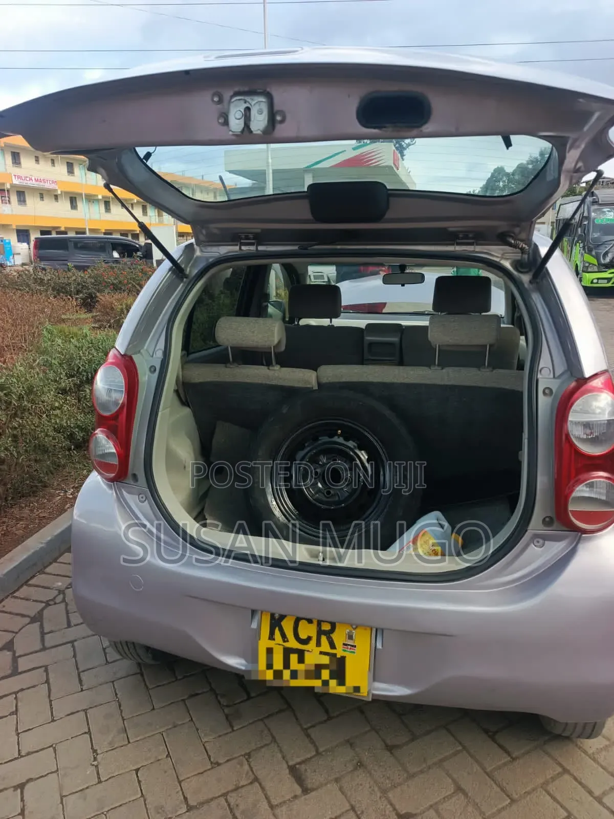 Toyota Passo 2011 Silver