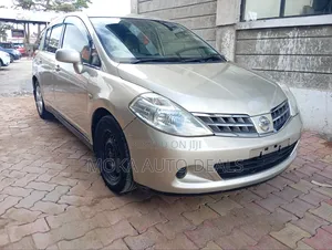 Nissan Tiida 1.5L 16V 2011 Gold
