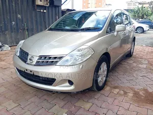Nissan Tiida 1.5L 16V 2011 Gold