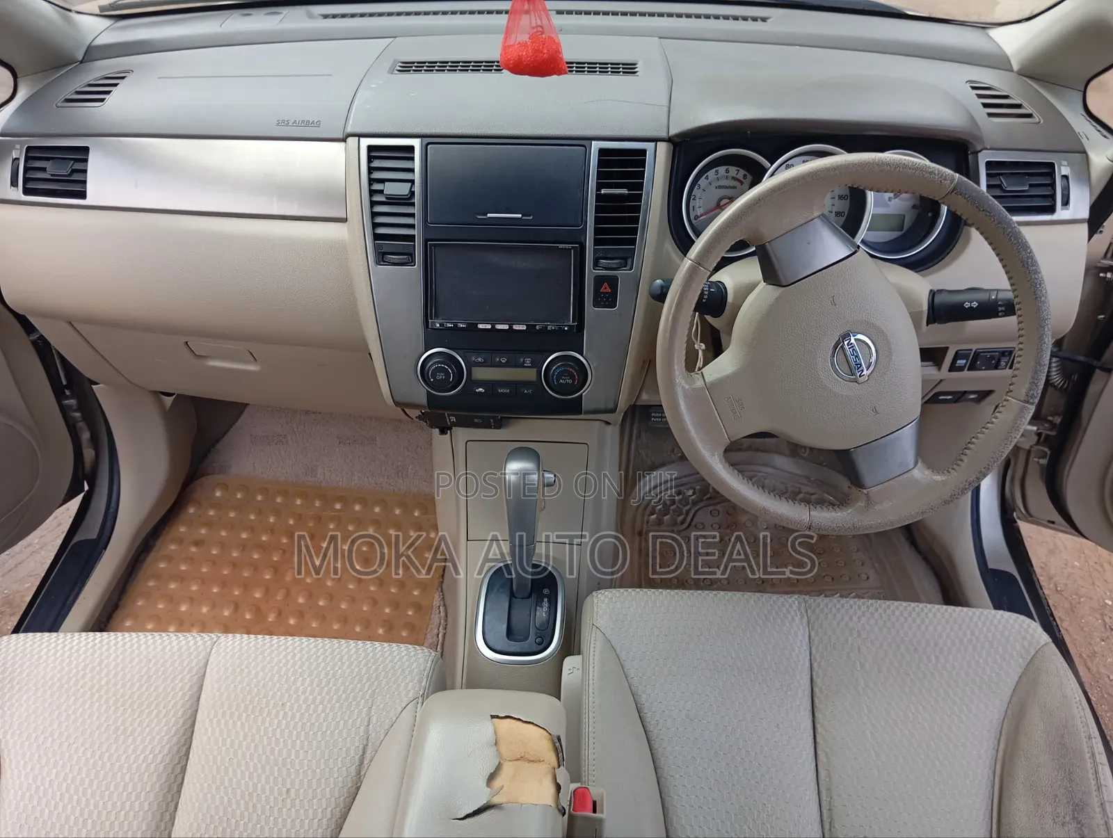 Nissan Tiida 1.5L 16V 2011 Gold