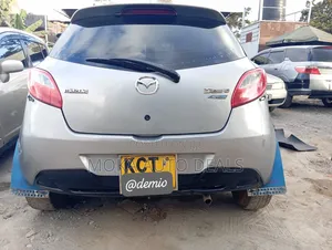 Mazda Demio 2011 Silver