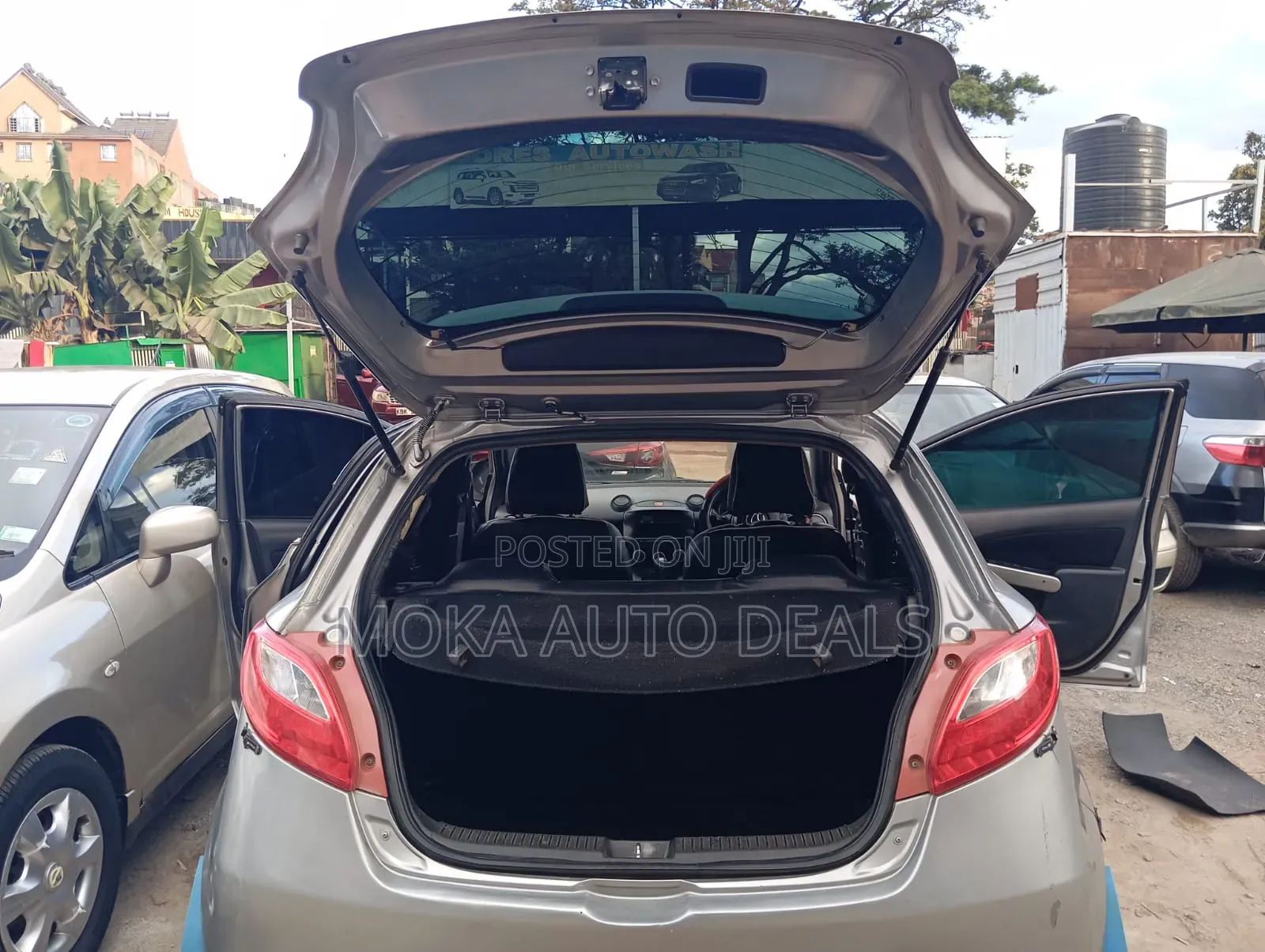 Mazda Demio 2011 Silver