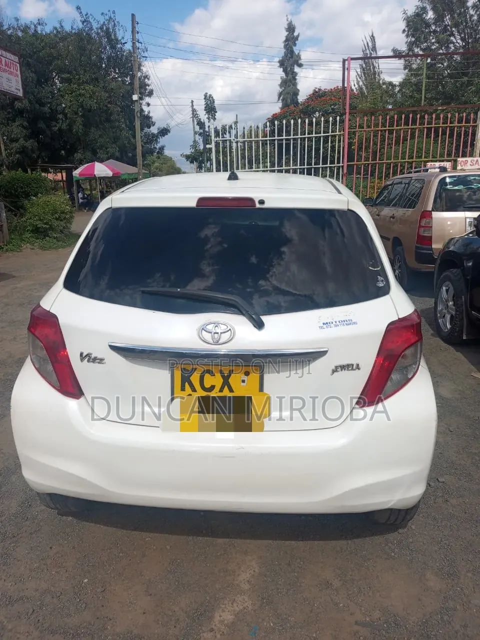 Toyota Vitz 2012 Silver
