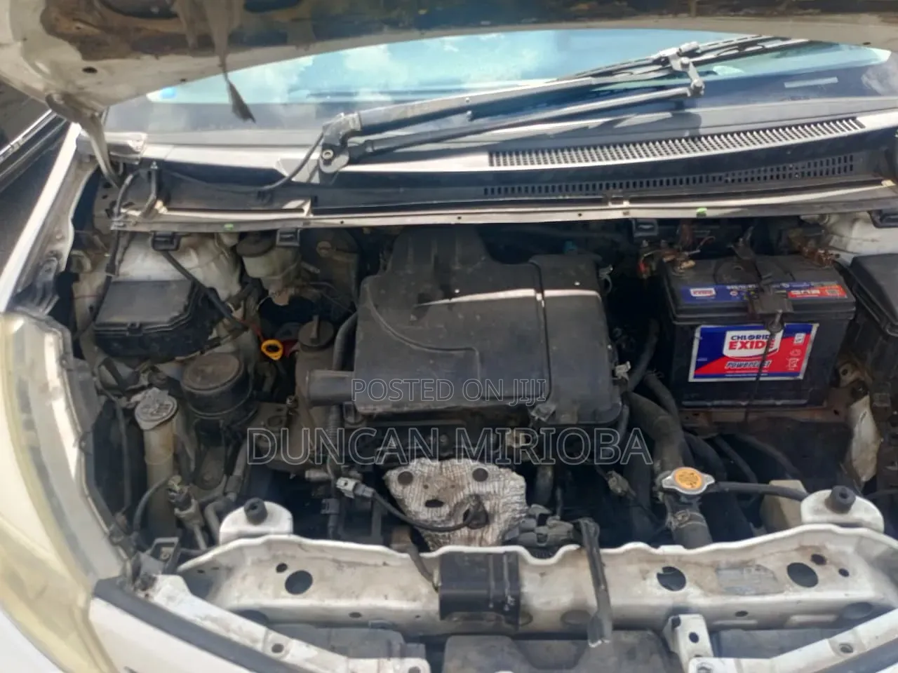 Toyota Vitz 2012 Silver