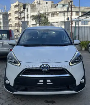 Toyota Sienta 1.5 Hybrid FWD (6-seater) 2019 White