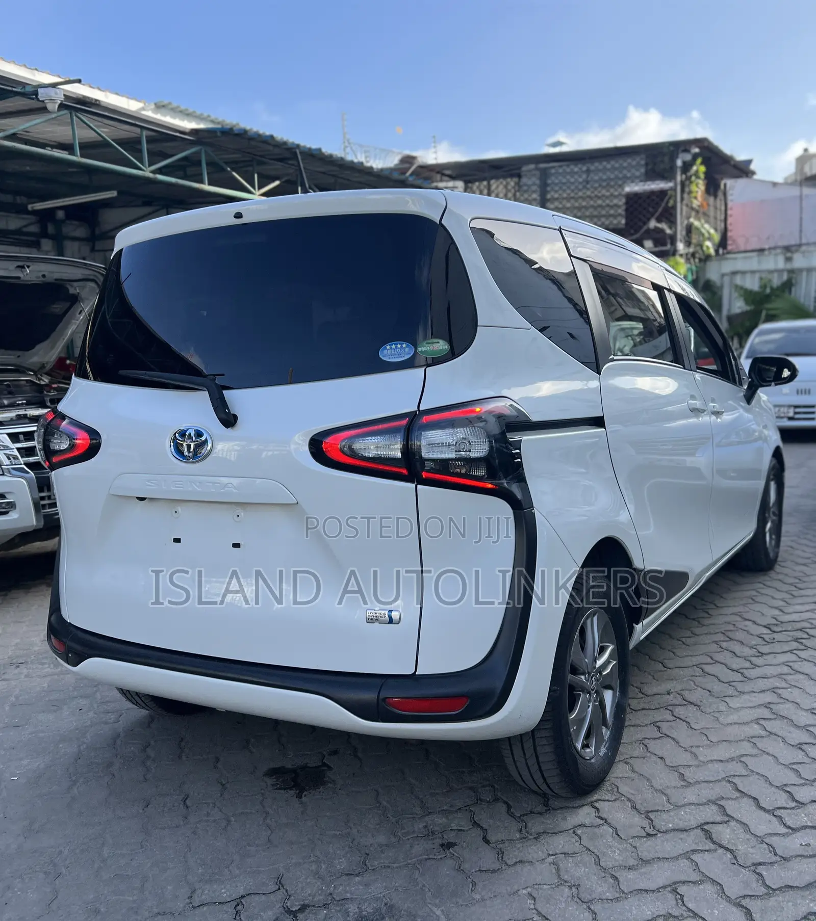 Toyota Sienta 1.5 Hybrid FWD (6-seater) 2019 White