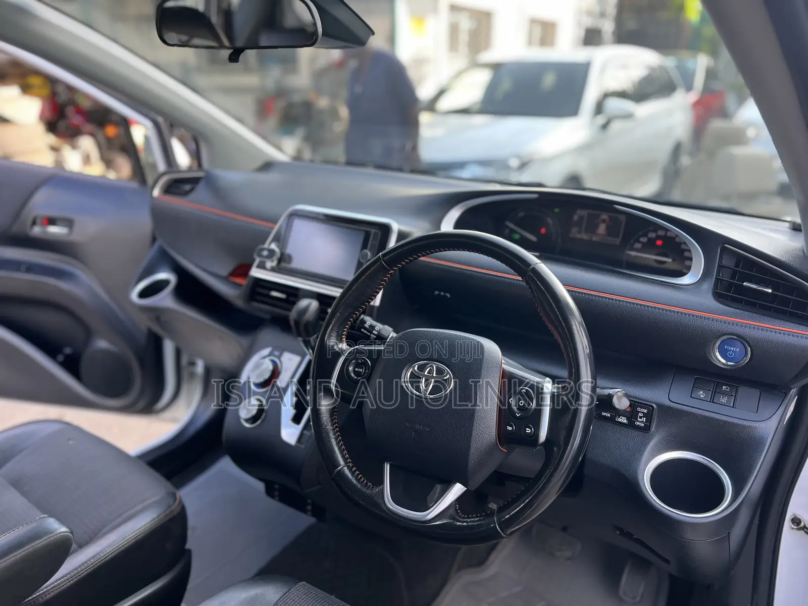 Toyota Sienta 1.5 Hybrid FWD (6-seater) 2019 White