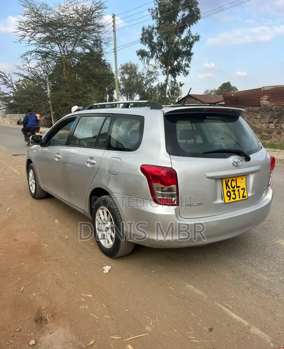 Toyota Corolla Fielder 2012 Silver