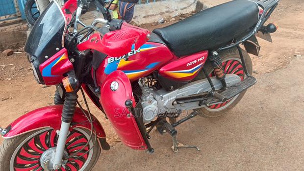 Bajaj Boxer 125 2026 Red - thumbnail 2