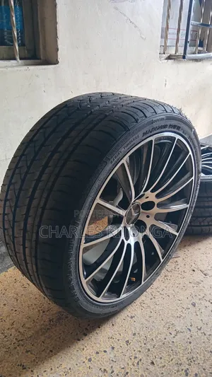 Mercedes-Benz Rim 18" Staggered