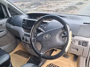 Toyota Voxy 2006 Silver
