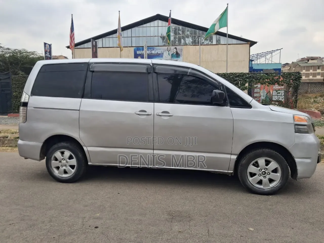Toyota Voxy 2006 Silver