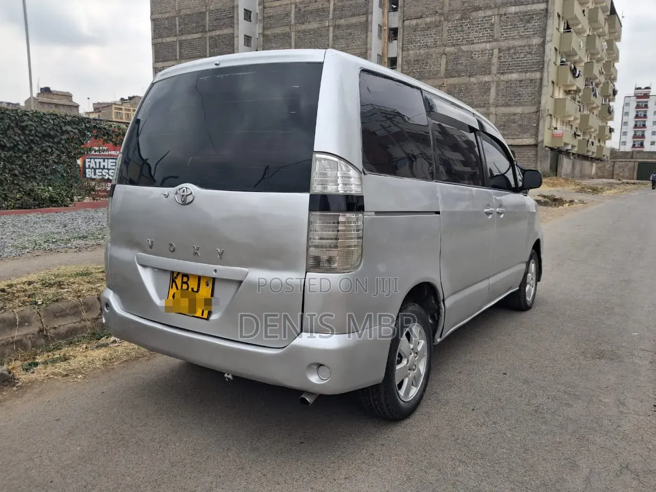 Toyota Voxy 2006 Silver