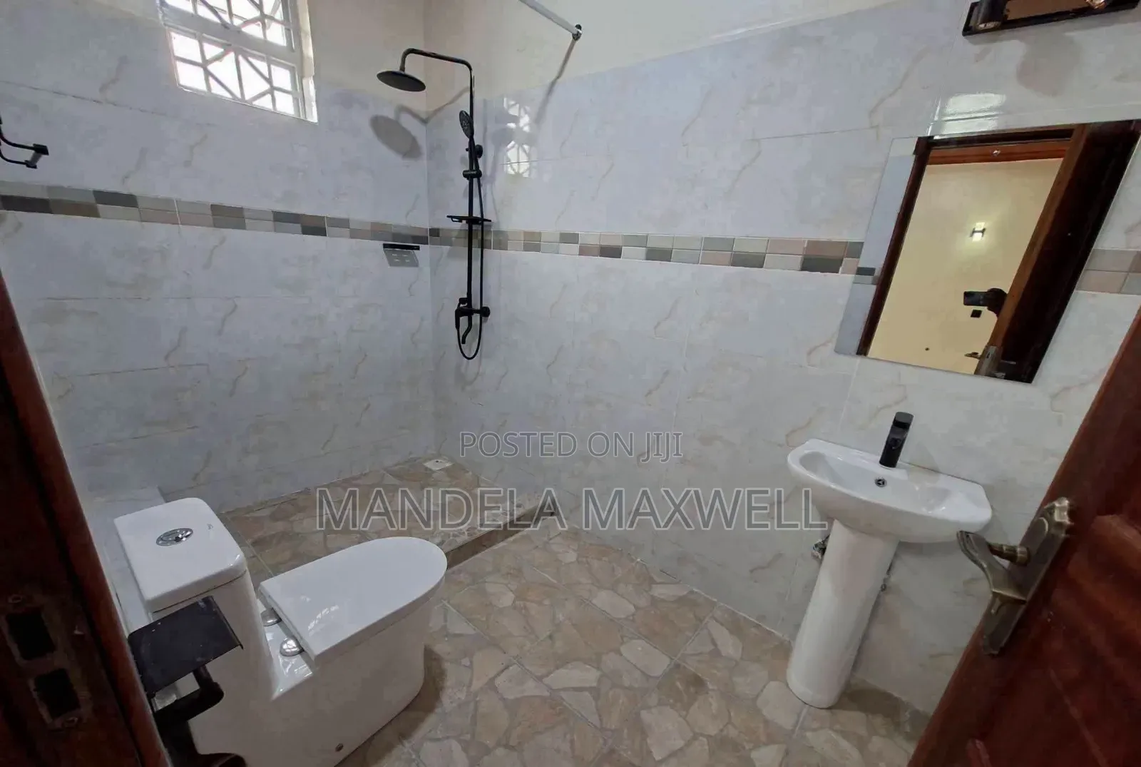 5bdrm Maisonette in Katani for rent