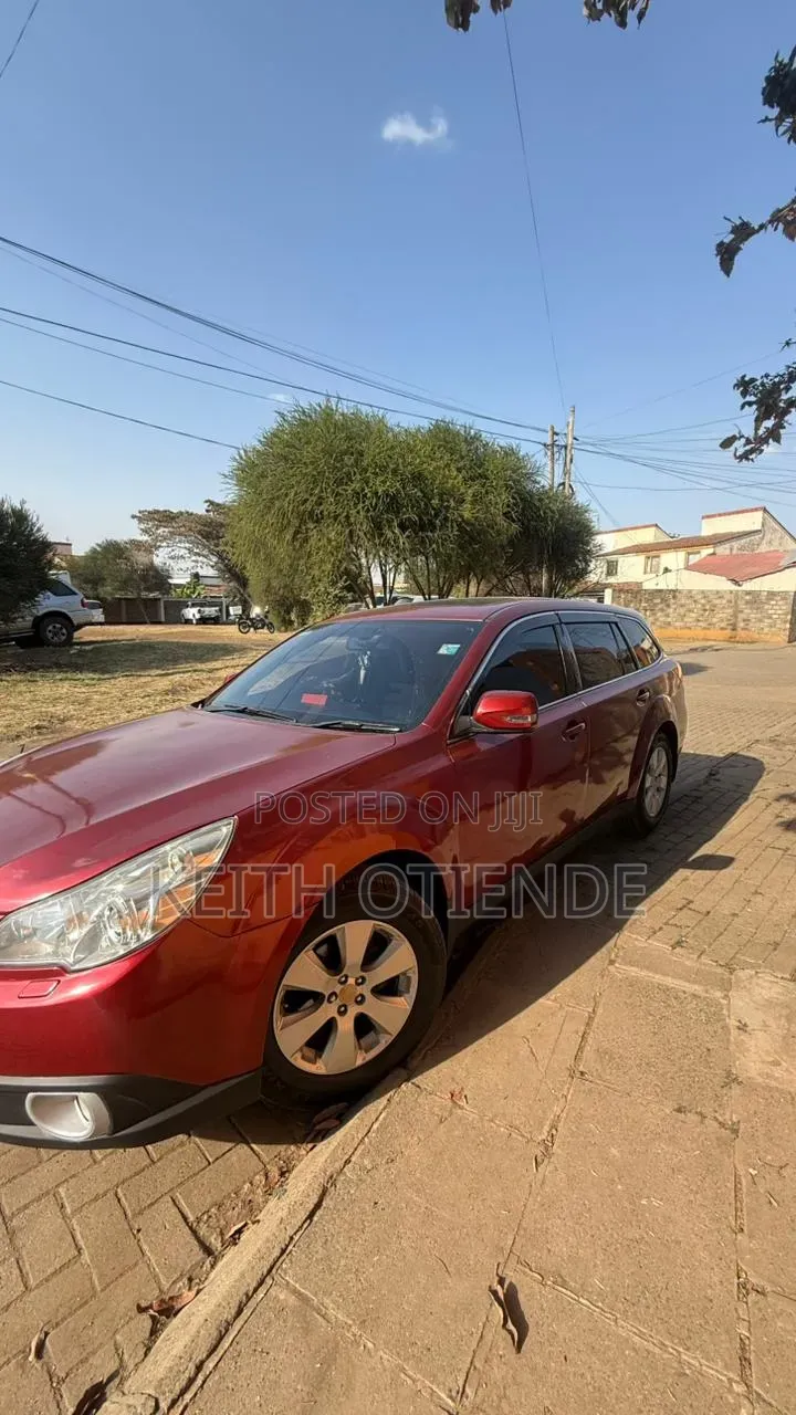 Subaru Outback 2.5i Premium 2013