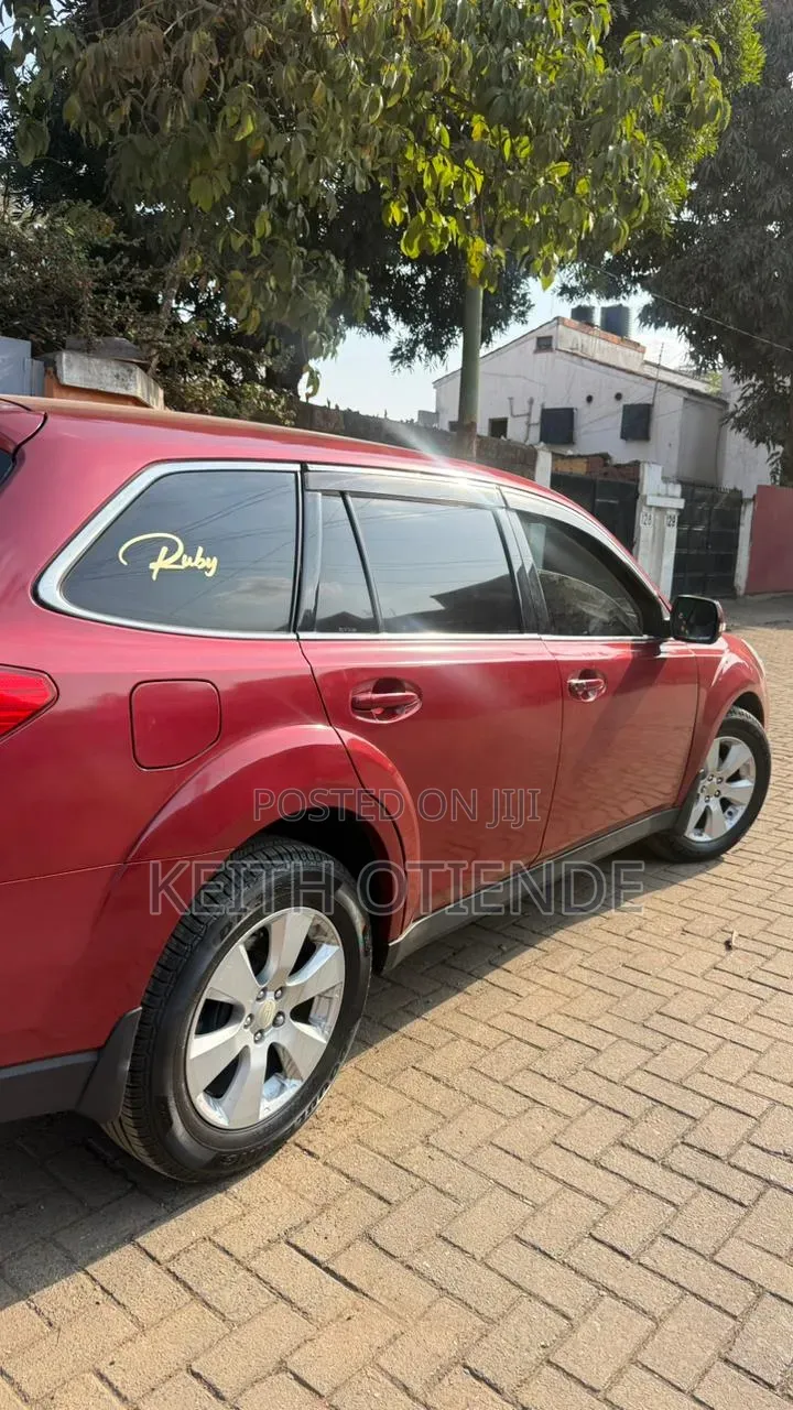 Subaru Outback 2.5i Premium 2013