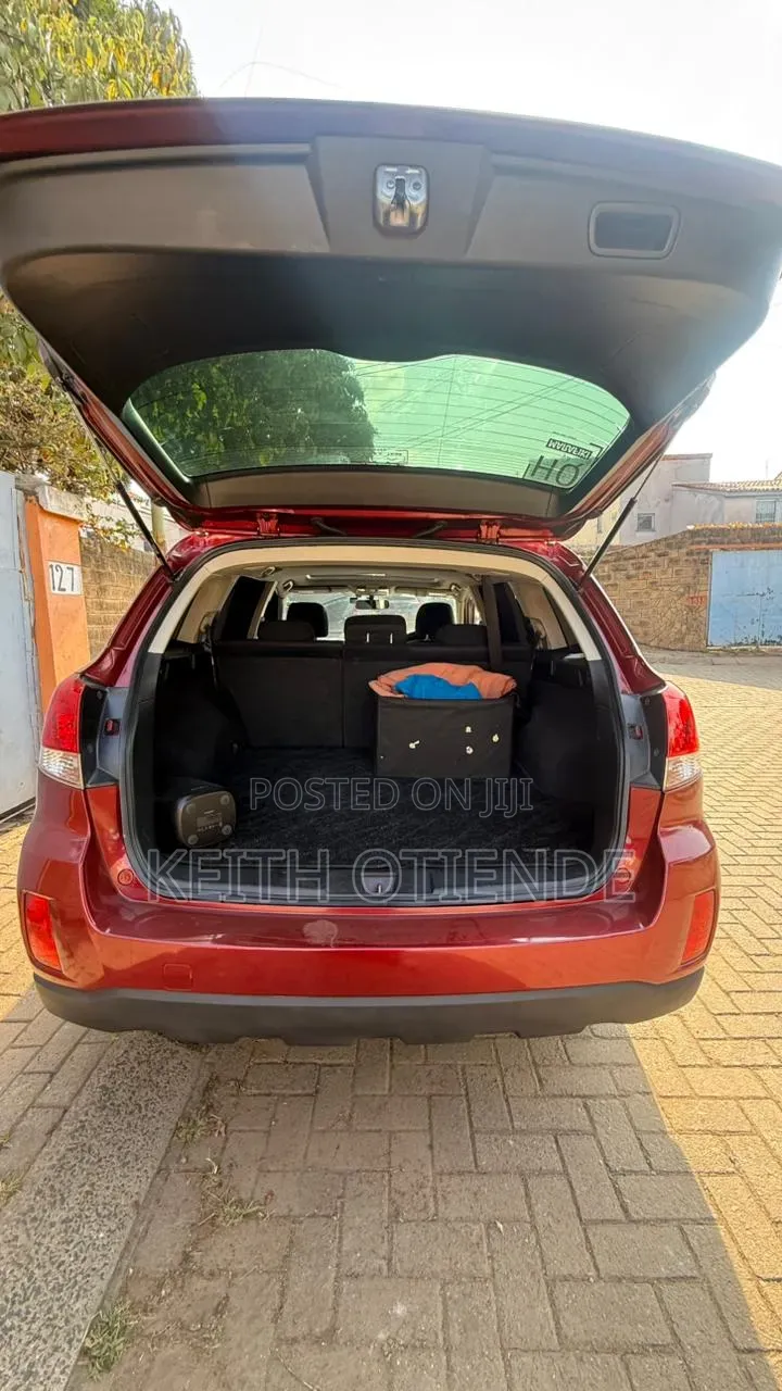 Subaru Outback 2.5i Premium 2013