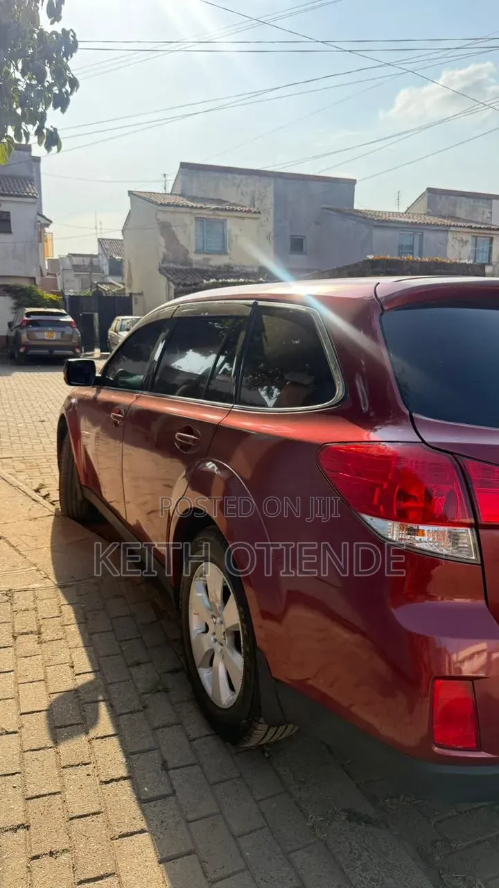 Subaru Outback 2.5i Premium 2013