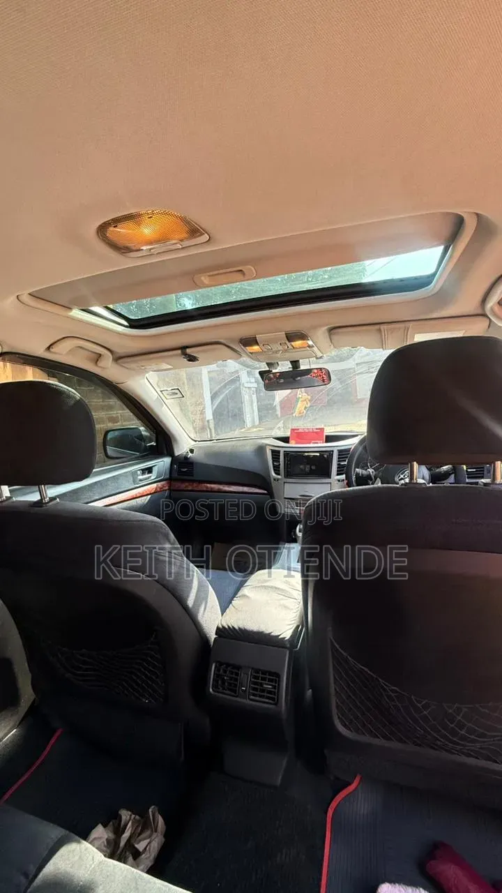 Subaru Outback 2.5i Premium 2013