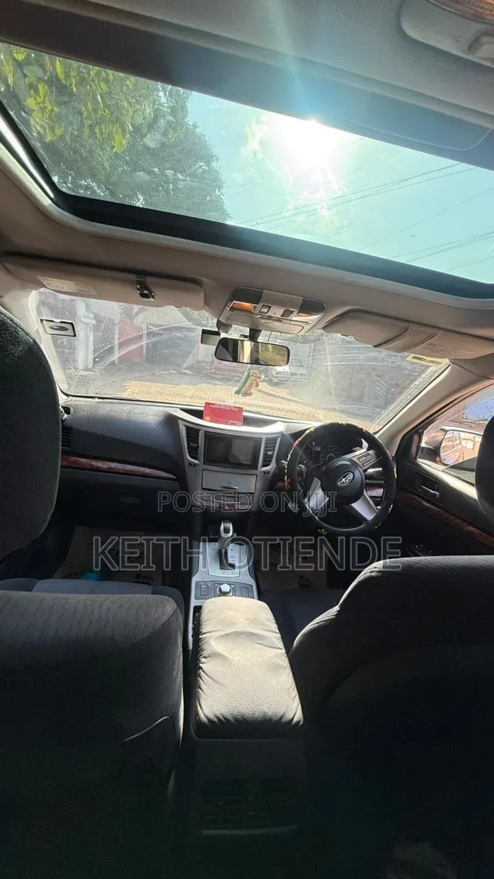 Subaru Outback 2.5i Premium 2013
