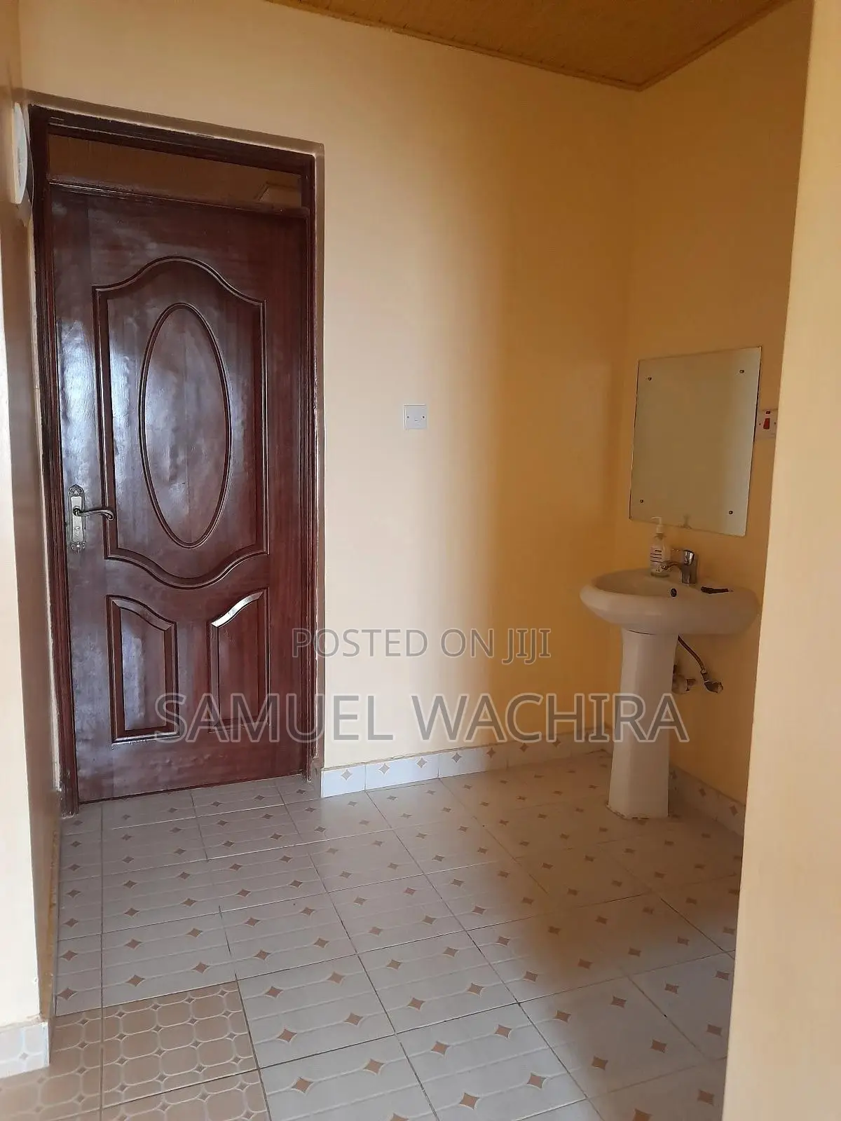 5bdrm Mansion in Kalimoni for sale