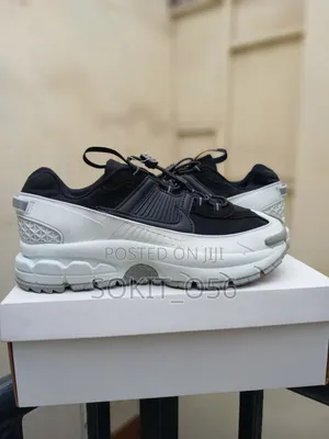 Nike Vomero Sneakers