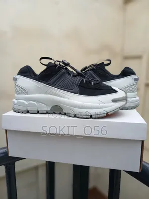 Nike Vomero Sneakers