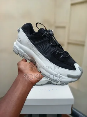 Nike Vomero Sneakers