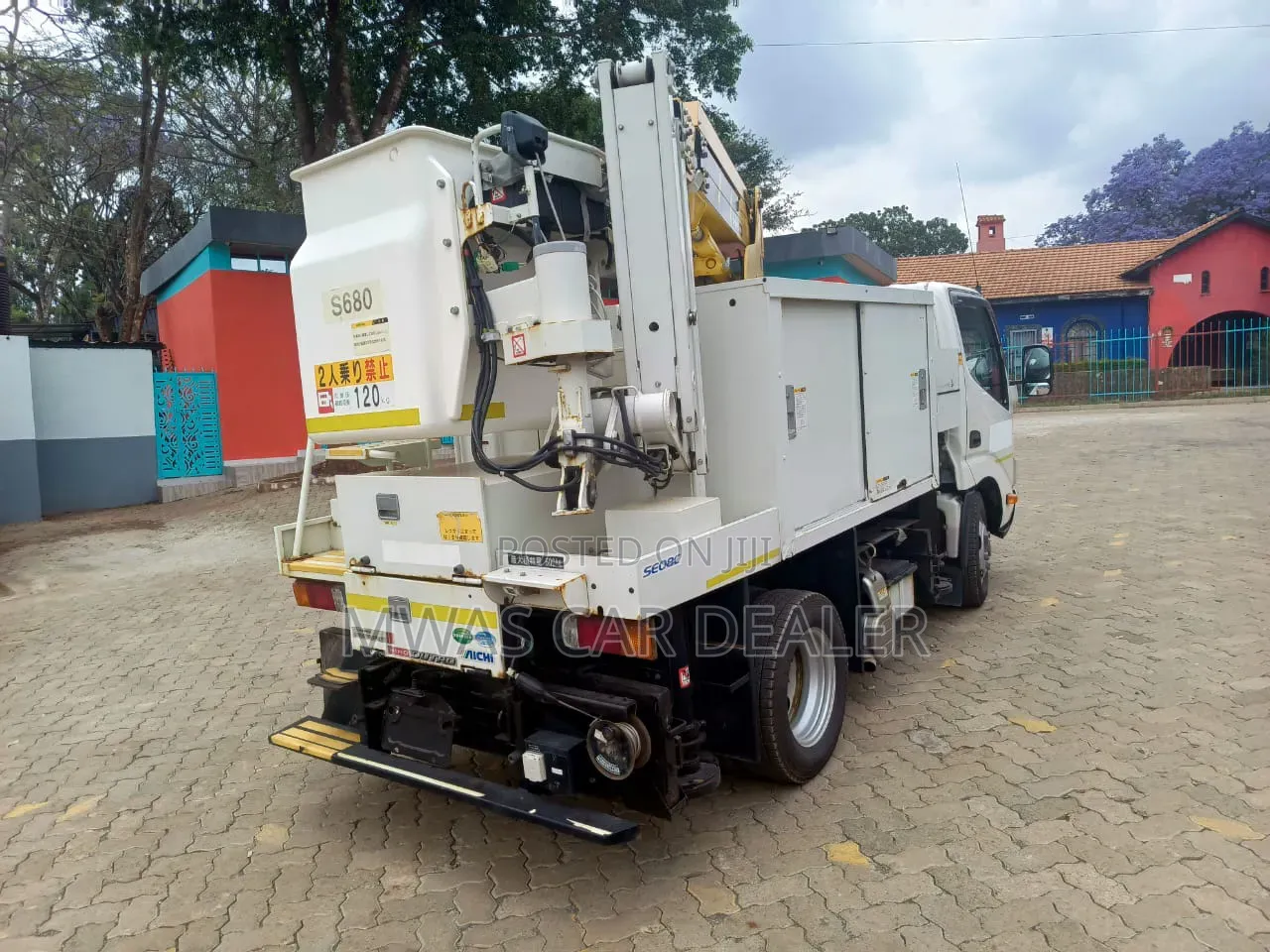 Selling Hino Dutro Truck With Crane Same as KPLC 2018 White