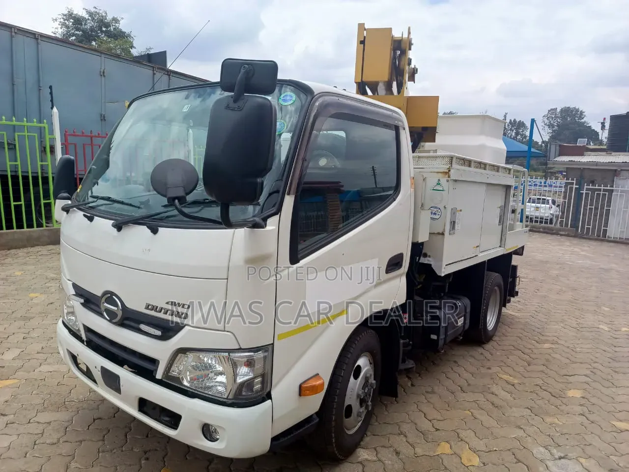 Selling Hino Dutro Truck With Crane Same as KPLC 2018 White