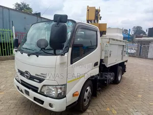Selling Hino Dutro Truck With Crane Same as KPLC 2018 White
