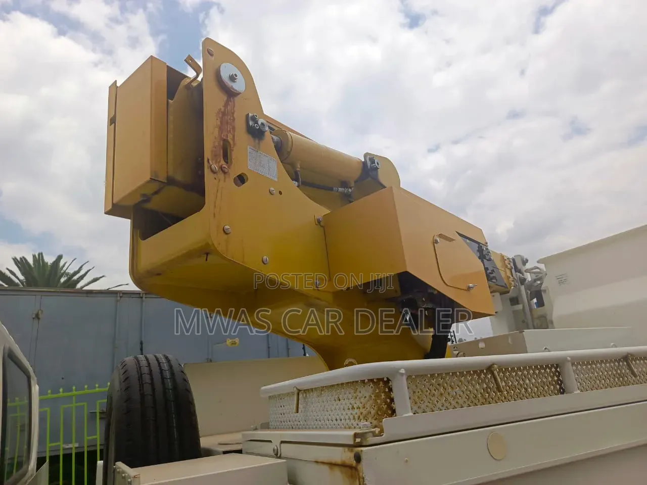 Selling Hino Dutro Truck With Crane Same as KPLC 2018 White