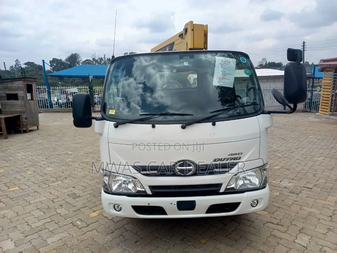 Selling Hino Dutro Truck With Crane Same as KPLC 2018 White
