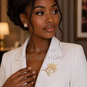 Elegant Gold-Tone Floral Brooch