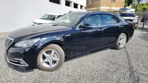 Toyota Crown 2018 Black