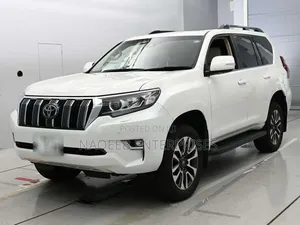 Toyota Land Cruiser Prado 2.8 2022 White