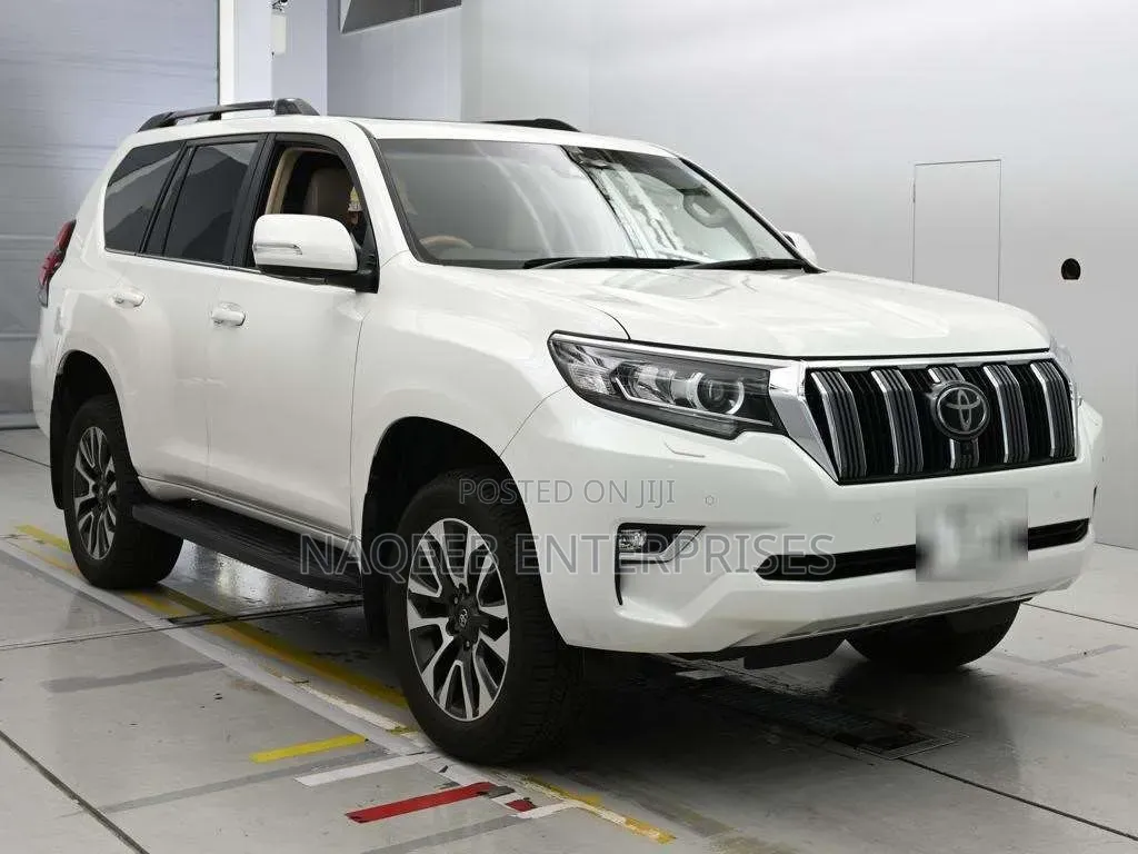 Toyota Land Cruiser Prado 2.8 2022 White