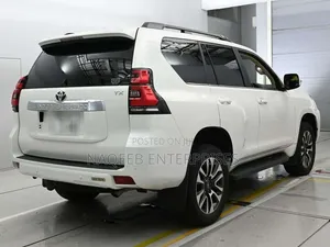 Toyota Land Cruiser Prado 2.8 2022 White