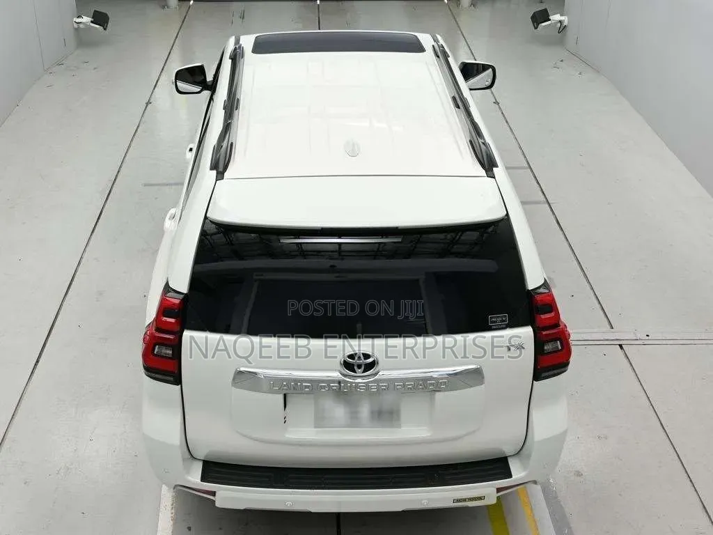 Toyota Land Cruiser Prado 2.8 2022 White