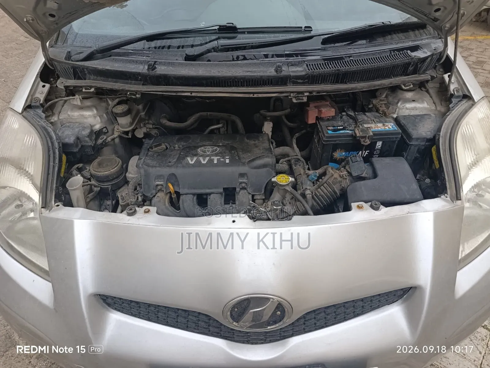 Toyota Vitz 2010 Silver