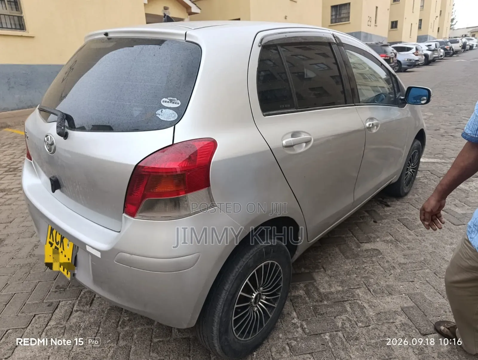 Toyota Vitz 2010 Silver
